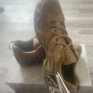 NWT Lowa Zephyr GTX Lo Men’s  Coyote OP